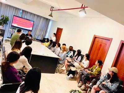 外國語言文化學院組織翻譯專業(yè)本科生參加專業(yè)見習